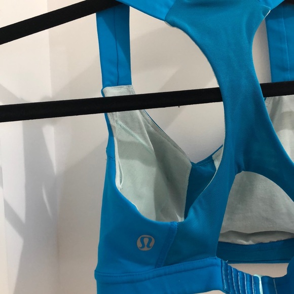 Great condition Lululemon sports bra - Picture 3 of 4